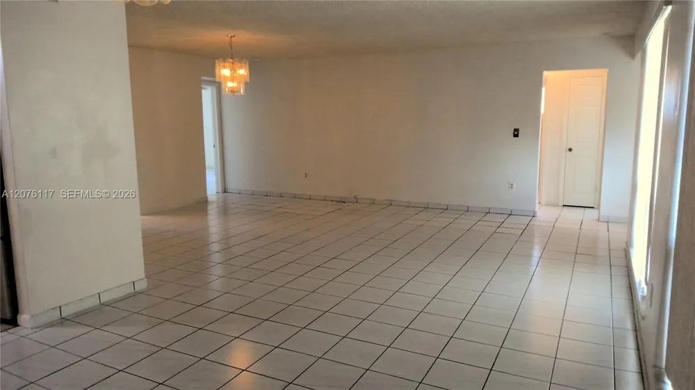 7829 Embassy Blvd Miramar, FL 33023