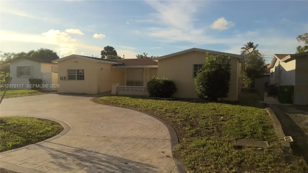 7829 Embassy Blvd Miramar, FL 33023