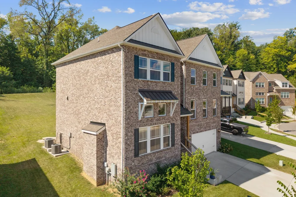 1121 Parklawn Dr Nashville, TN 37211