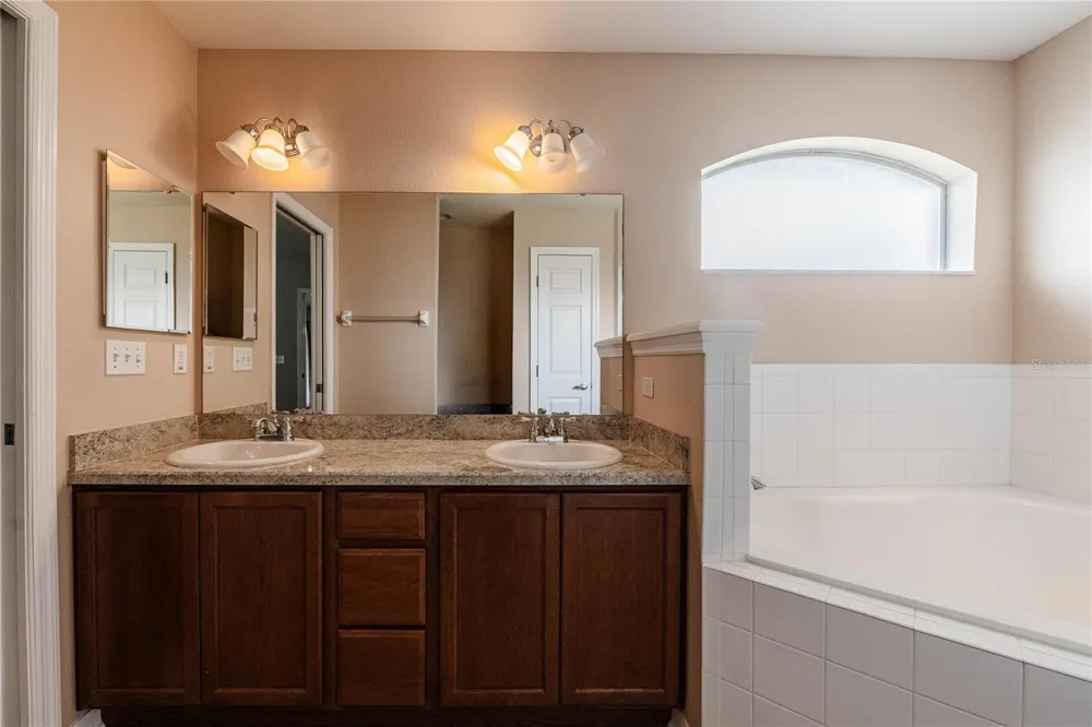 3291 WINCHESTER ESTATES CIRCLE Lakeland, FL 33810