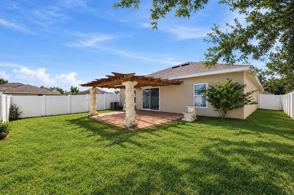 3551 SAXONY LANE St Cloud, FL 34772