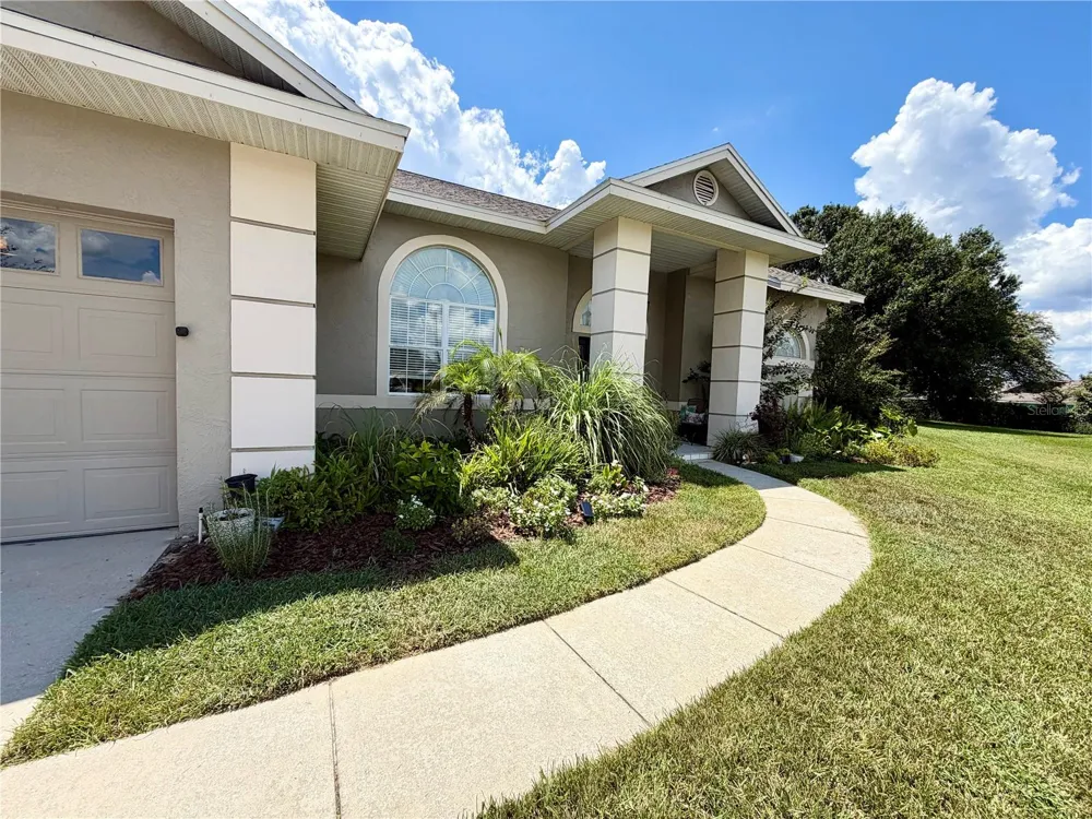 405 VALLEY COURT Winter Haven, FL 33884