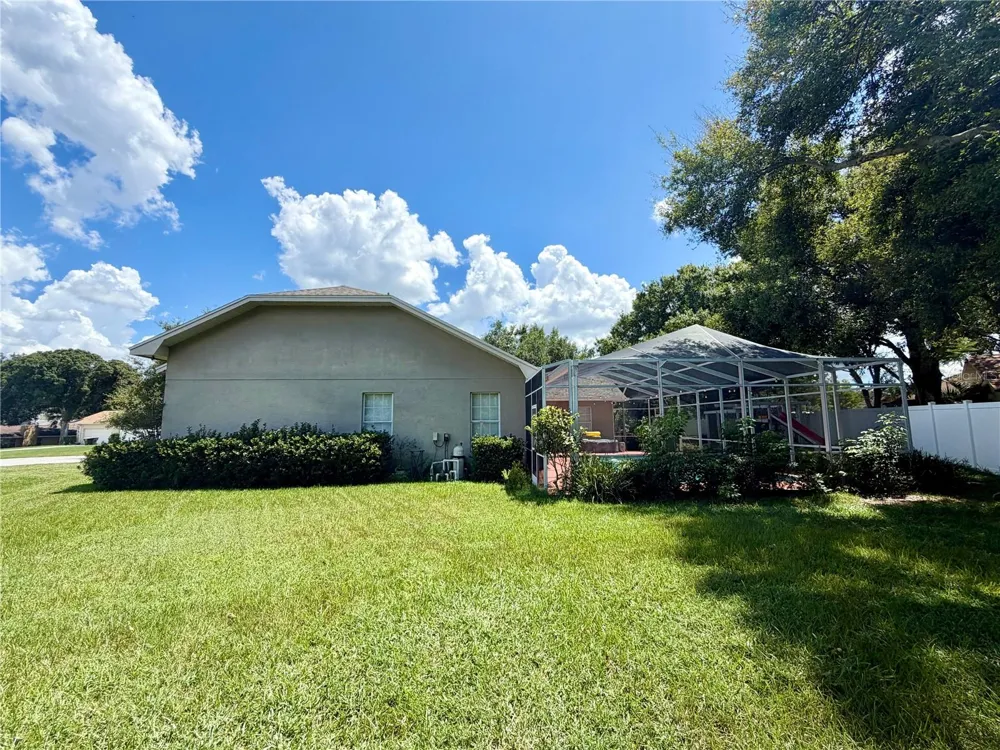 405 VALLEY COURT Winter Haven, FL 33884