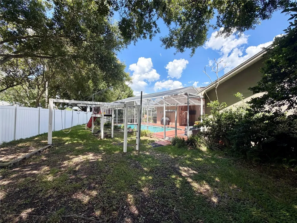 405 VALLEY COURT Winter Haven, FL 33884