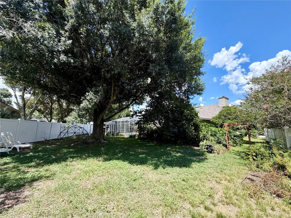 405 VALLEY COURT Winter Haven, FL 33884