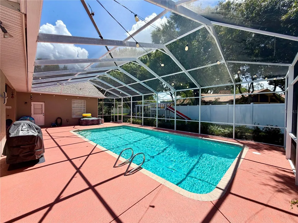 405 VALLEY COURT Winter Haven, FL 33884