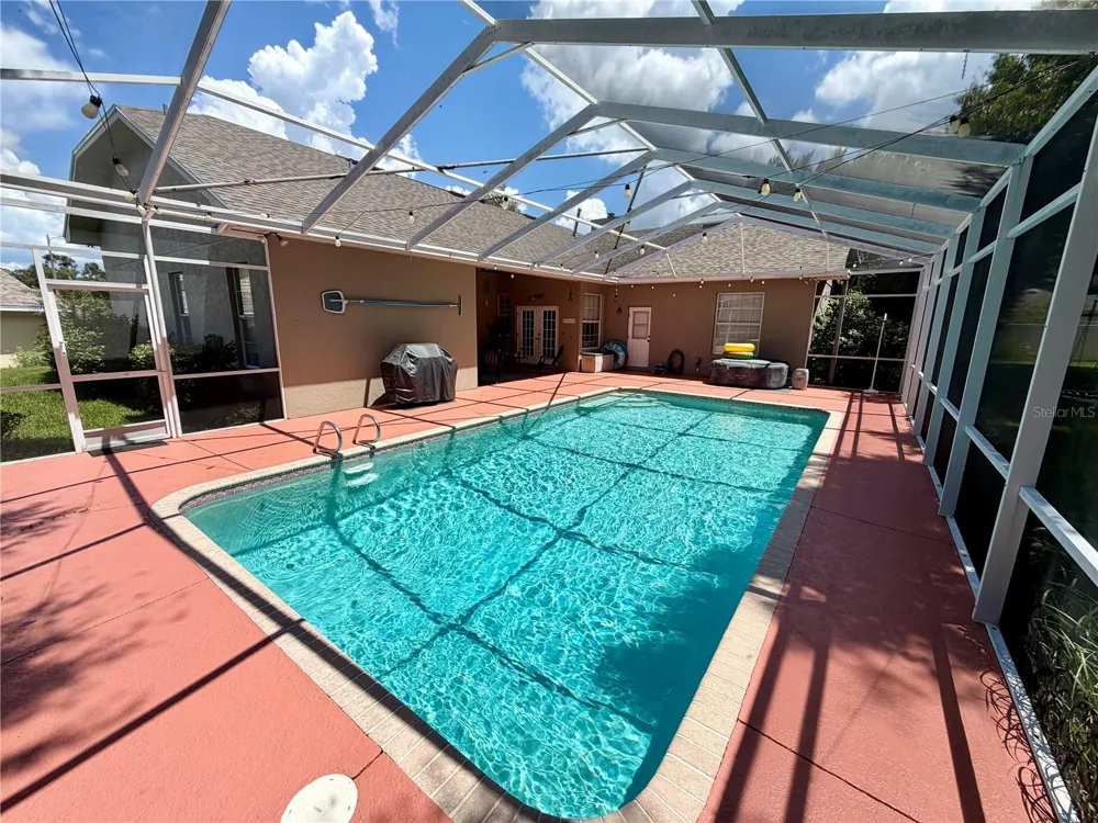 405 VALLEY COURT Winter Haven, FL 33884
