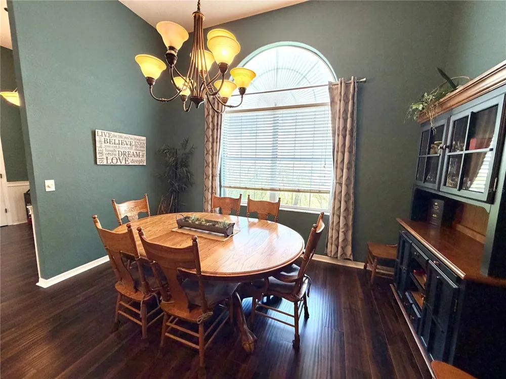 405 VALLEY COURT Winter Haven, FL 33884