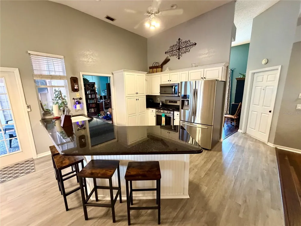 405 VALLEY COURT Winter Haven, FL 33884