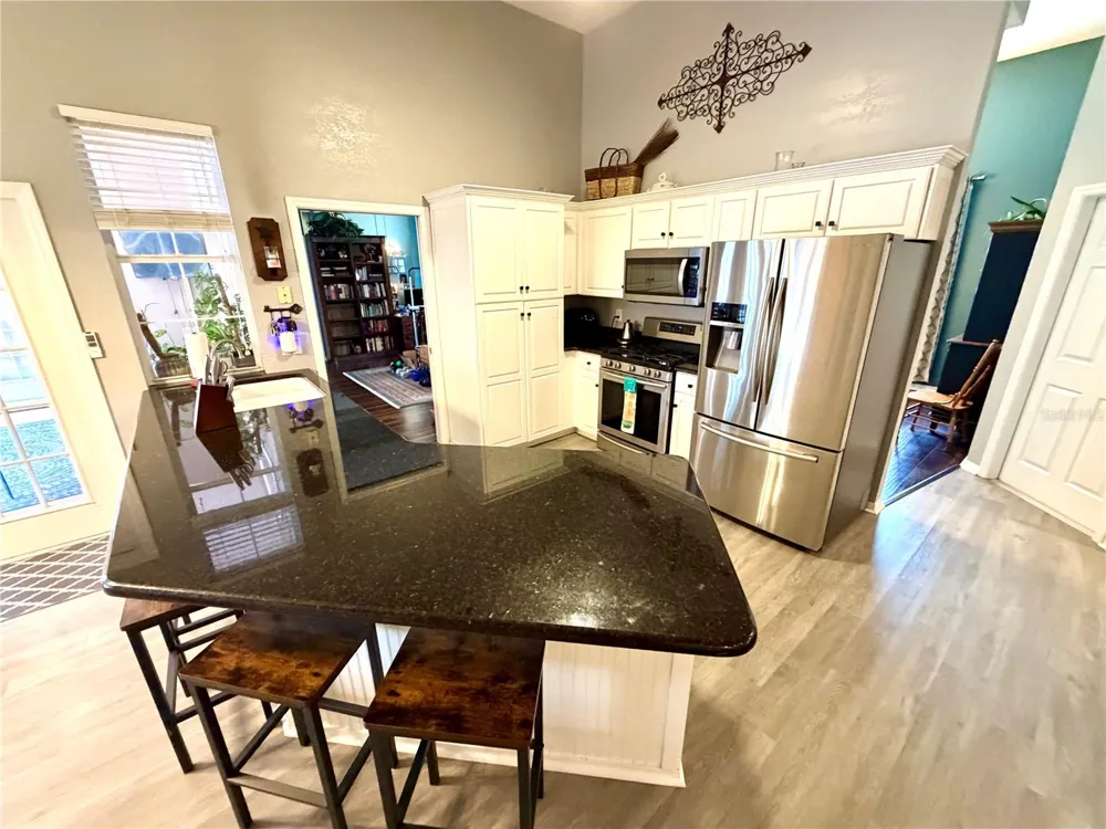 405 VALLEY COURT Winter Haven, FL 33884