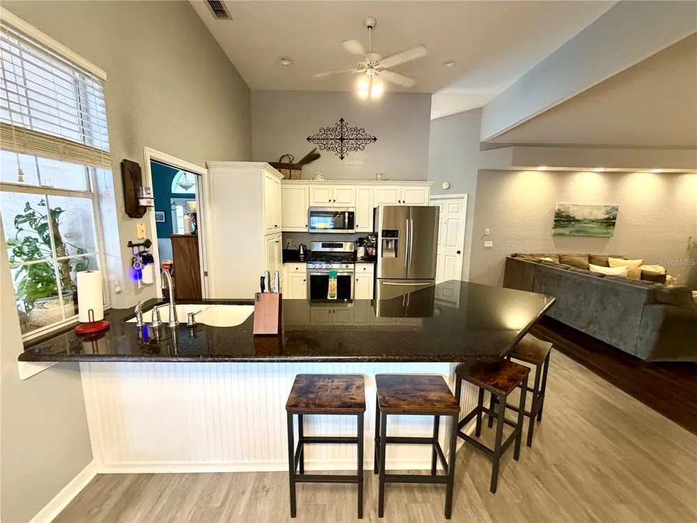 405 VALLEY COURT Winter Haven, FL 33884