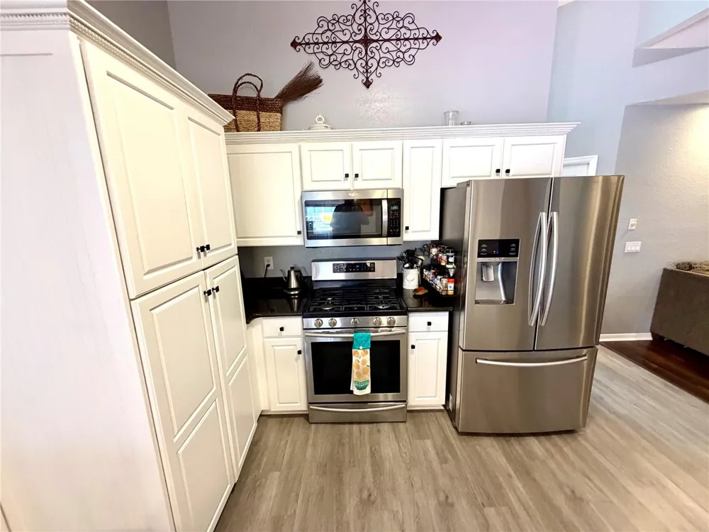 405 VALLEY COURT Winter Haven, FL 33884