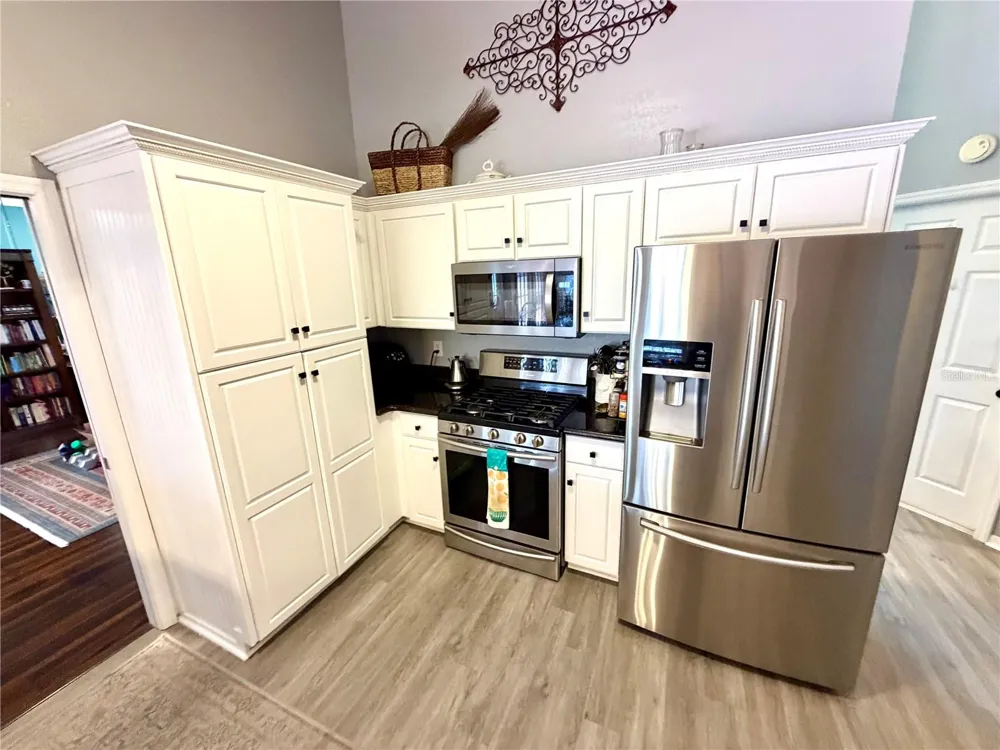 405 VALLEY COURT Winter Haven, FL 33884