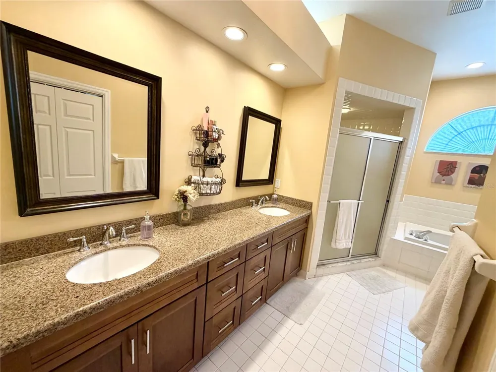 405 VALLEY COURT Winter Haven, FL 33884