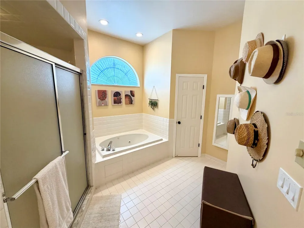405 VALLEY COURT Winter Haven, FL 33884