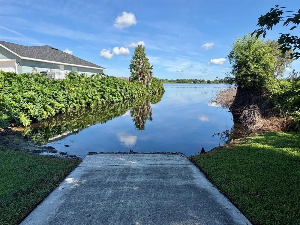 405 VALLEY COURT Winter Haven, FL 33884