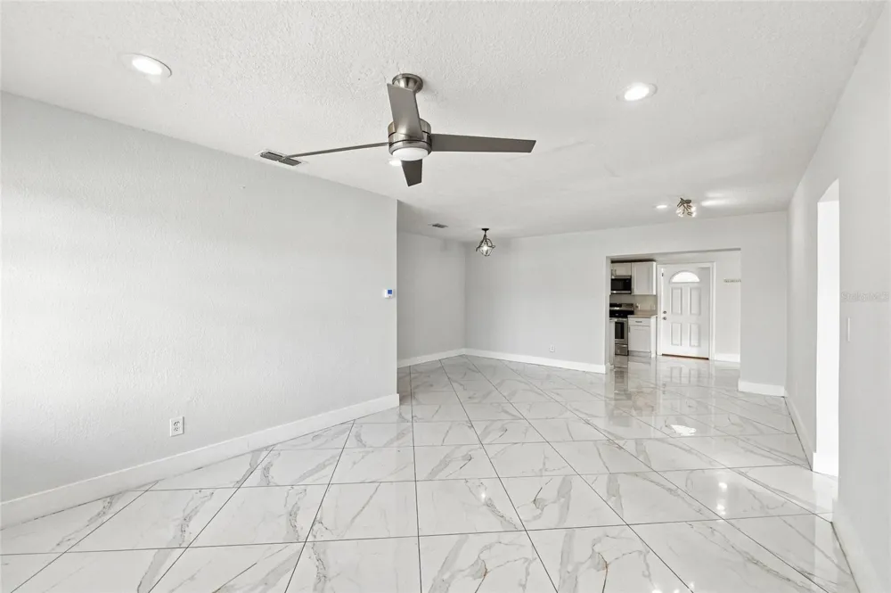 7805 WINSTON LANE Tampa, FL 33615