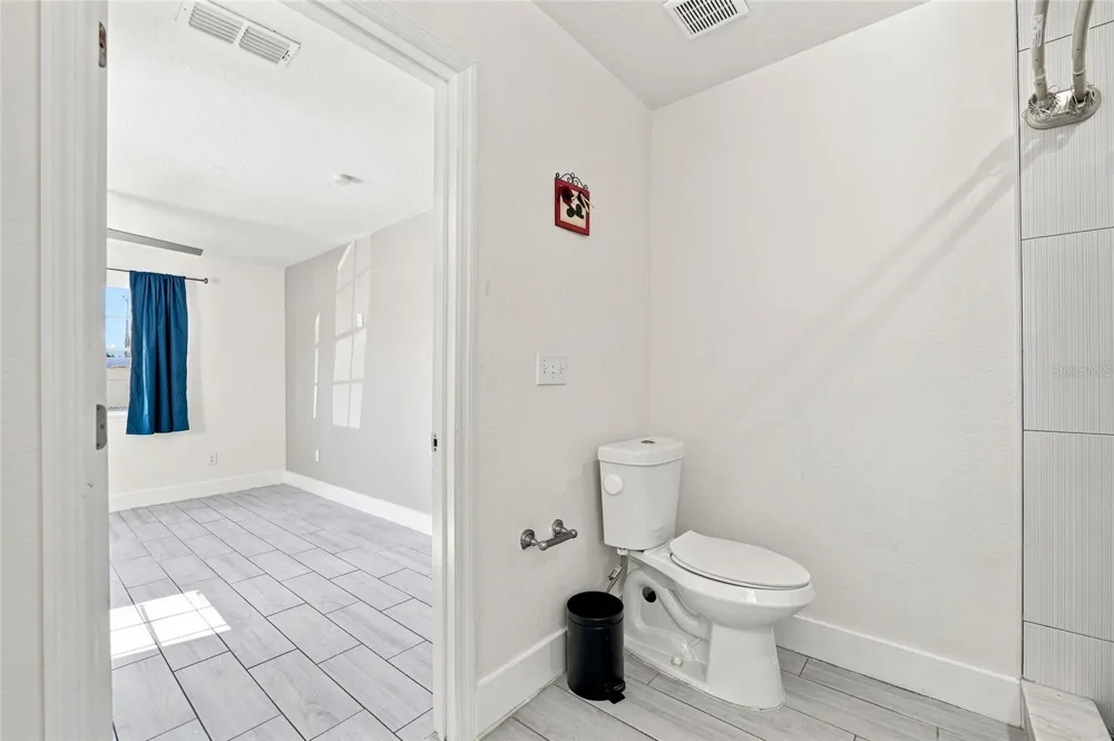 7805 WINSTON LANE Tampa, FL 33615
