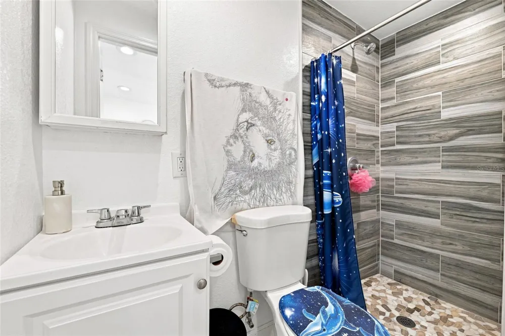 7805 WINSTON LANE Tampa, FL 33615