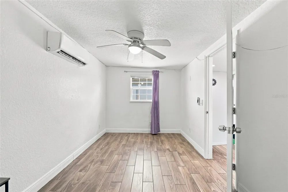 7805 WINSTON LANE Tampa, FL 33615