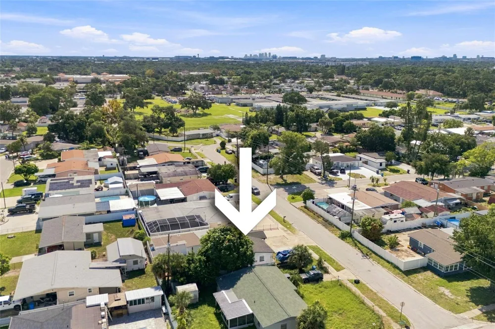7805 WINSTON LANE Tampa, FL 33615