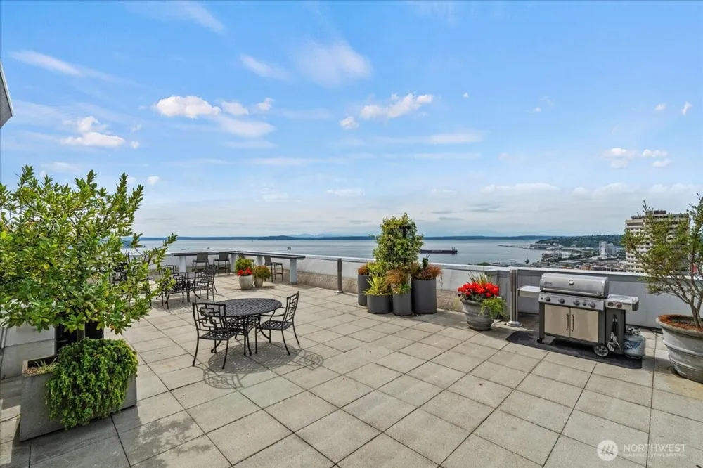 121 Vine Street #1404 Seattle, WA 98121