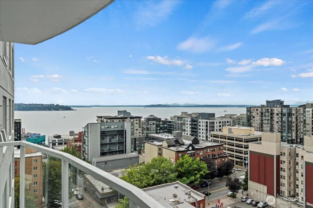 121 Vine Street #1404 Seattle, WA 98121