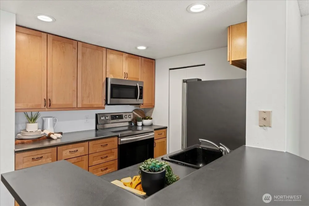 121 Vine Street #1404 Seattle, WA 98121