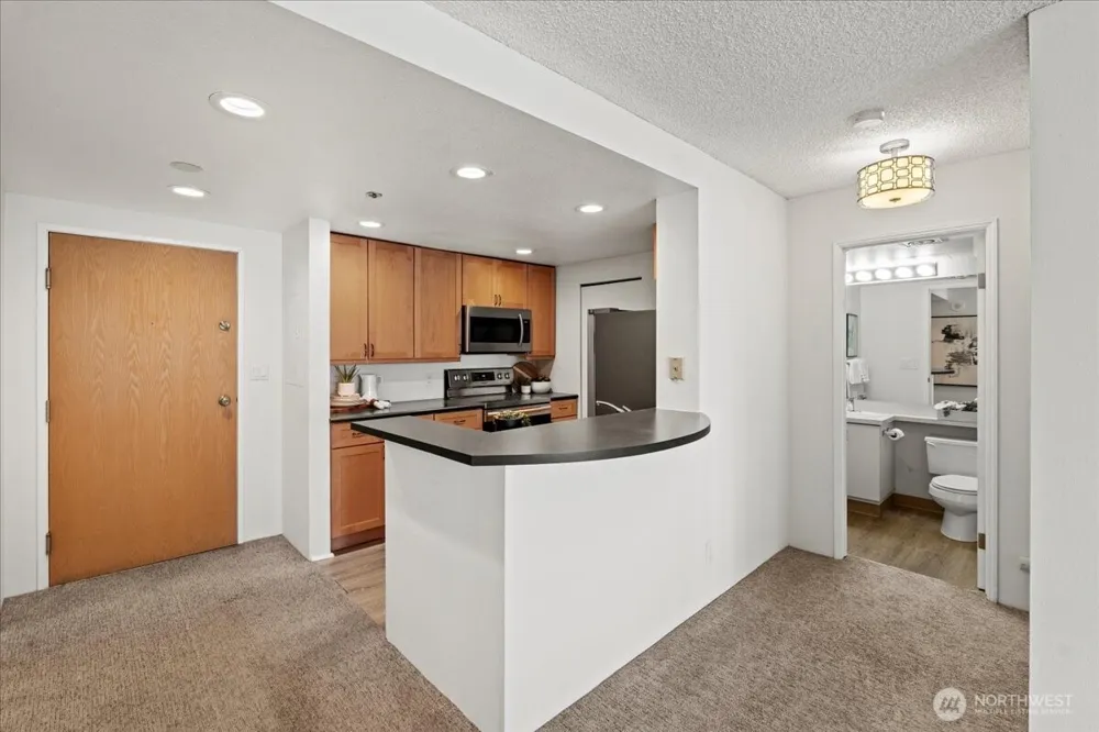 121 Vine Street #1404 Seattle, WA 98121