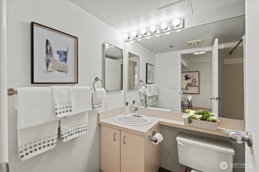 121 Vine Street #1404 Seattle, WA 98121