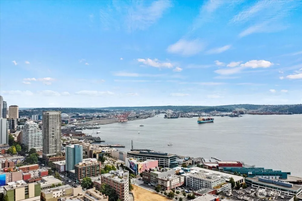 121 Vine Street #1404 Seattle, WA 98121