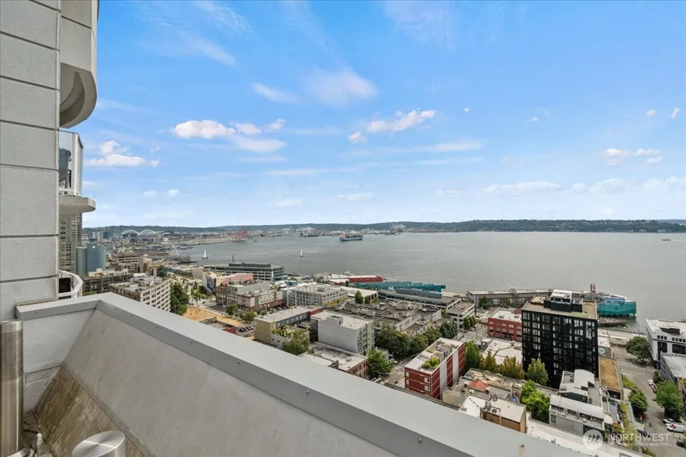 121 Vine Street #1404 Seattle, WA 98121