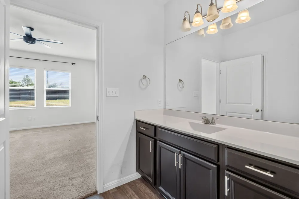 13513 Robert Wagner Bend Manor, TX 78653