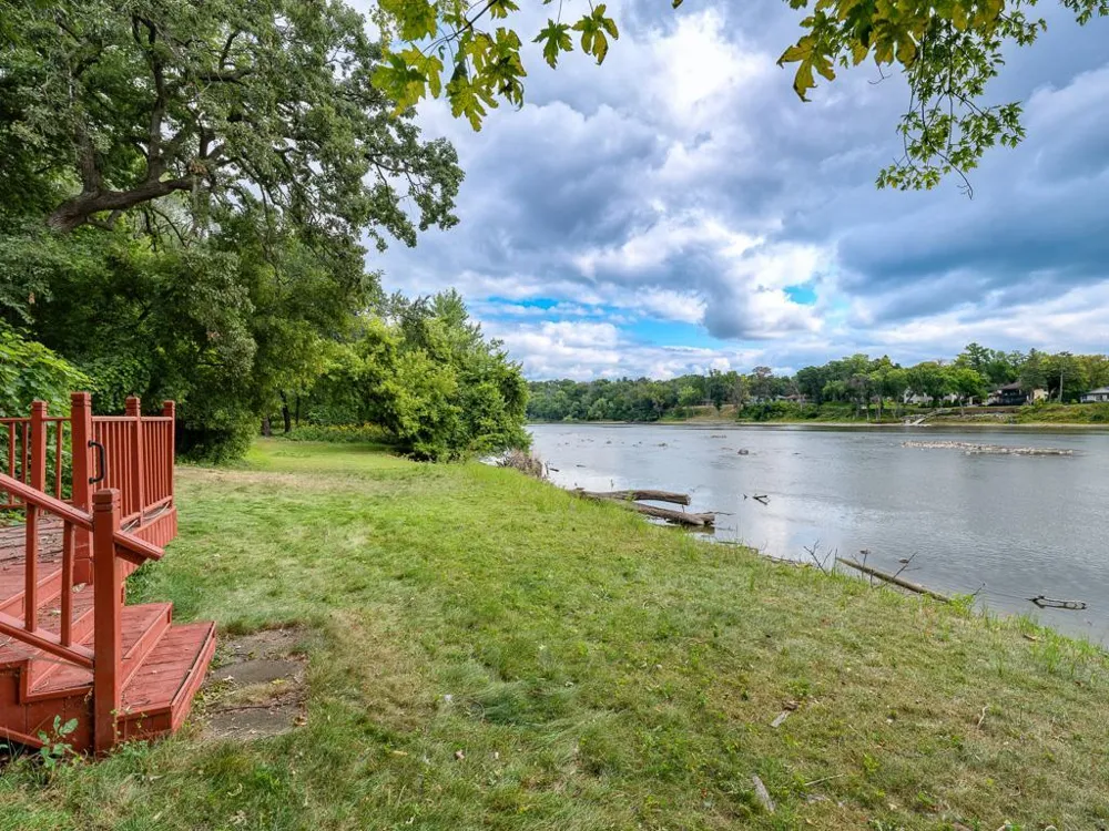 9316 W River Road Brooklyn Park, MN 55444