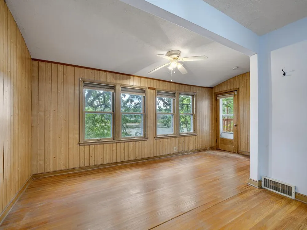 9316 W River Road Brooklyn Park, MN 55444