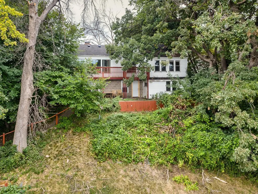 9316 W River Road Brooklyn Park, MN 55444