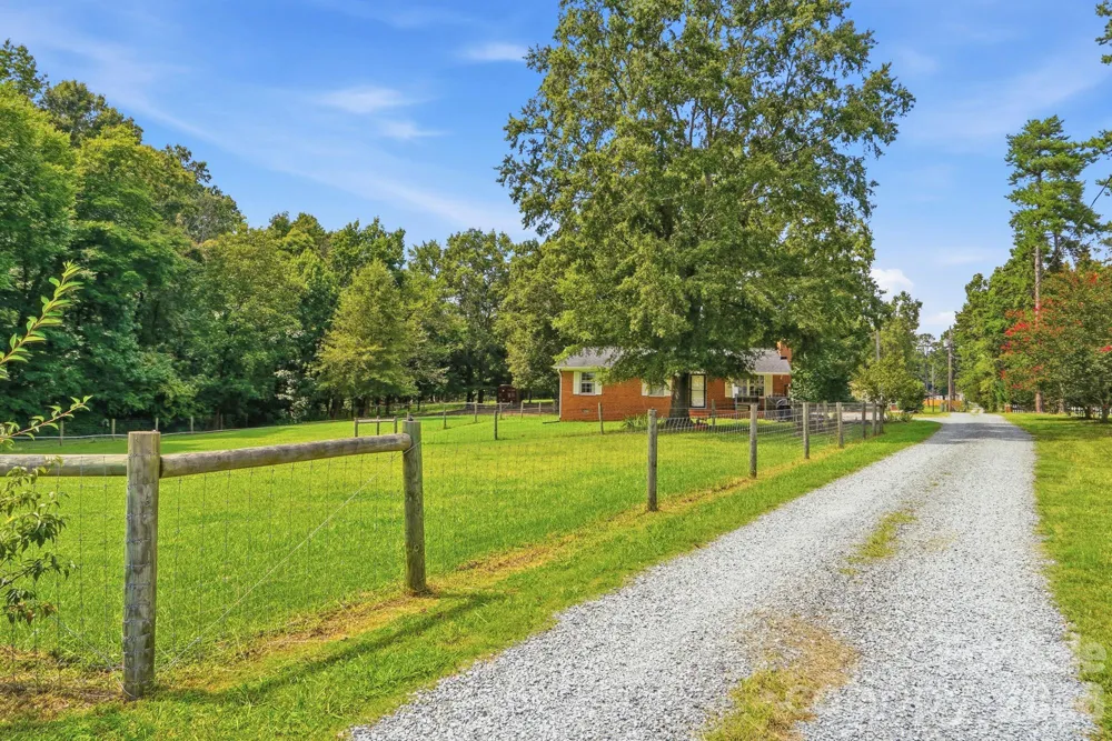 205 Airport Road Wesley Chapel, NC 28110
