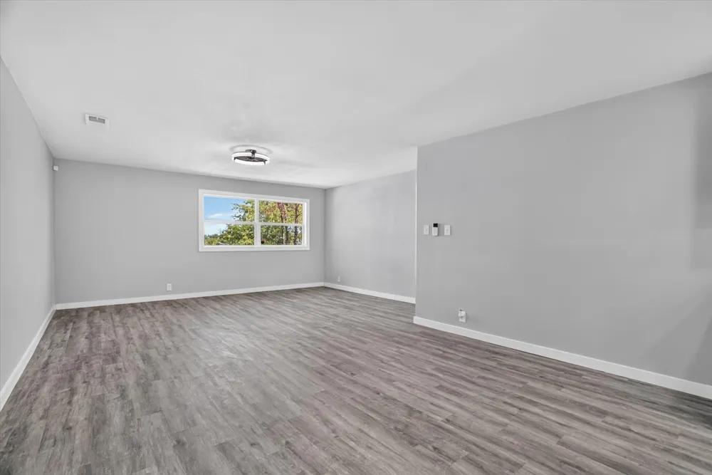 1225 W Belknap Street Jacksboro, TX 76458