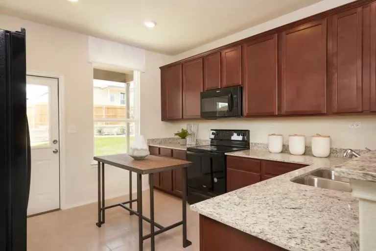 906 Silver Buckle Lane Montgomery, TX 77356