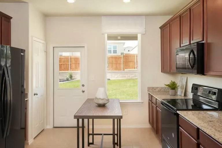906 Silver Buckle Lane Montgomery, TX 77356