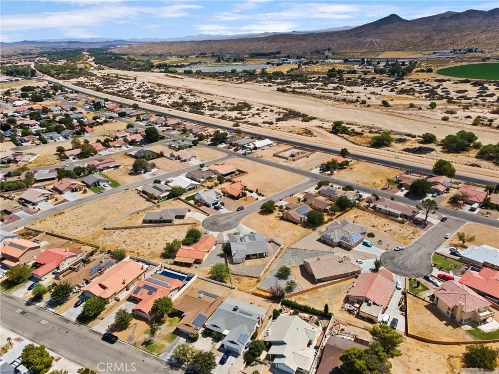 14745 Grafton Lane Helendale, CA 92342