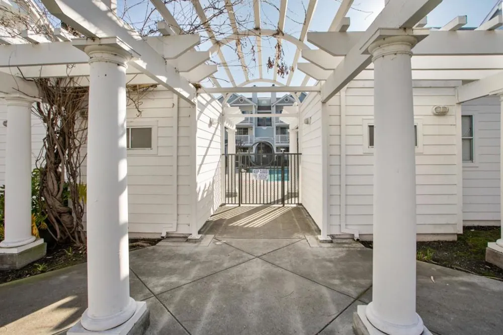 608 Arcadia Terrace #102 Sunnyvale, CA 94085