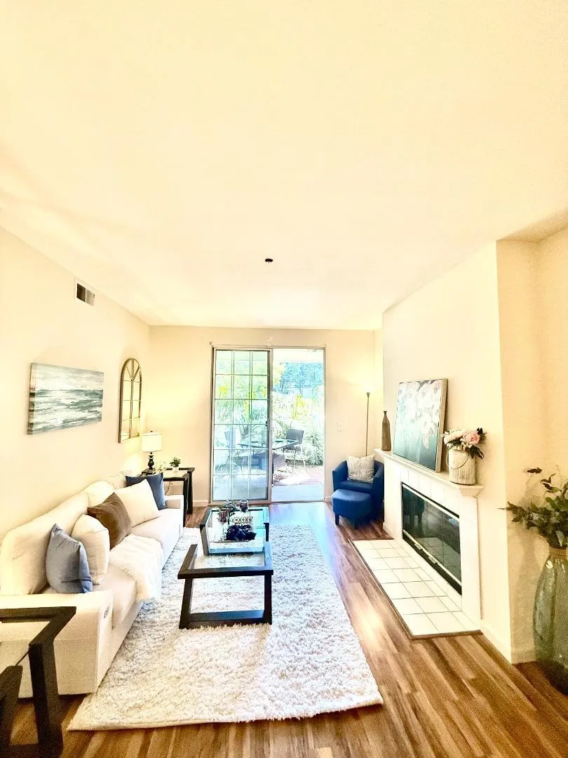 608 Arcadia Terrace #102 Sunnyvale, CA 94085
