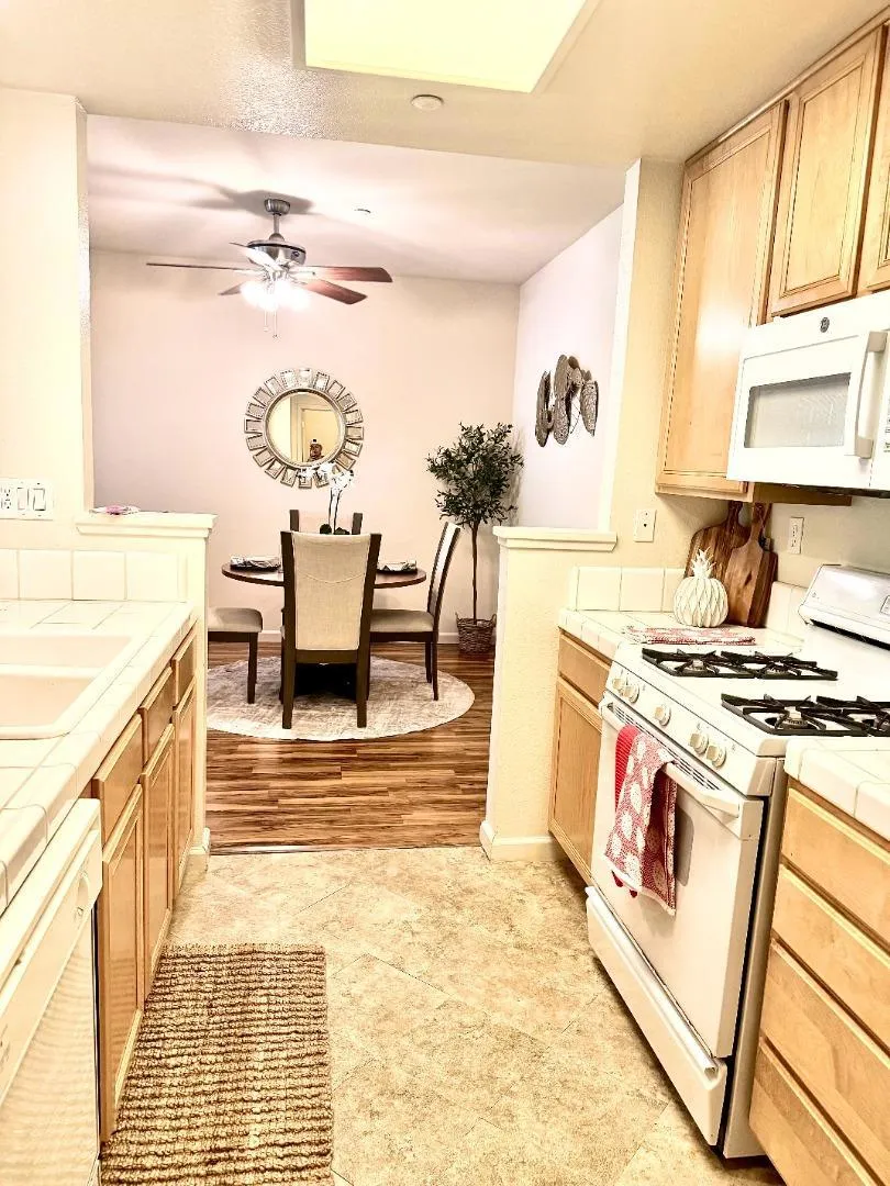 608 Arcadia Terrace #102 Sunnyvale, CA 94085