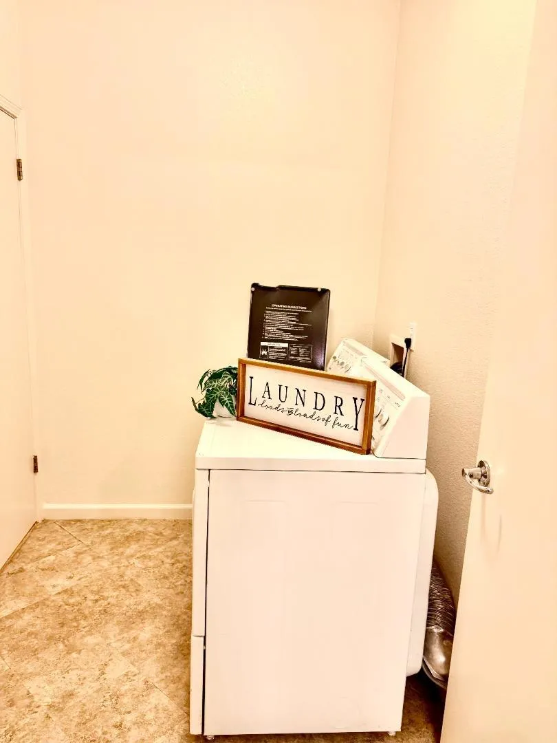 608 Arcadia Terrace #102 Sunnyvale, CA 94085