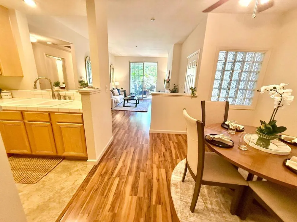 608 Arcadia Terrace #102 Sunnyvale, CA 94085