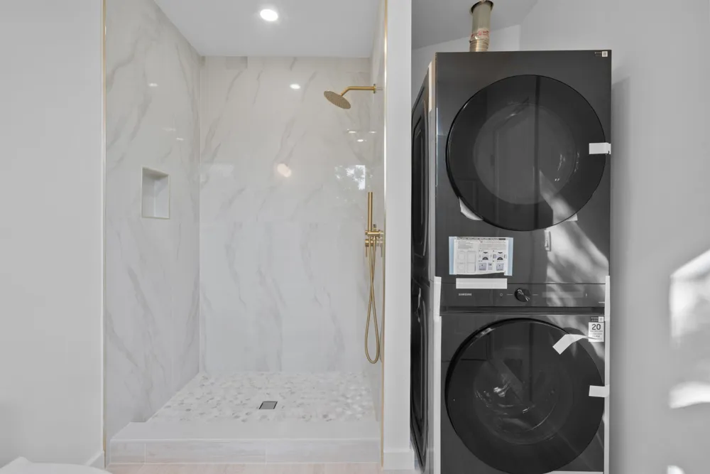 110 MAPLE ST Weehawken, NJ 07086