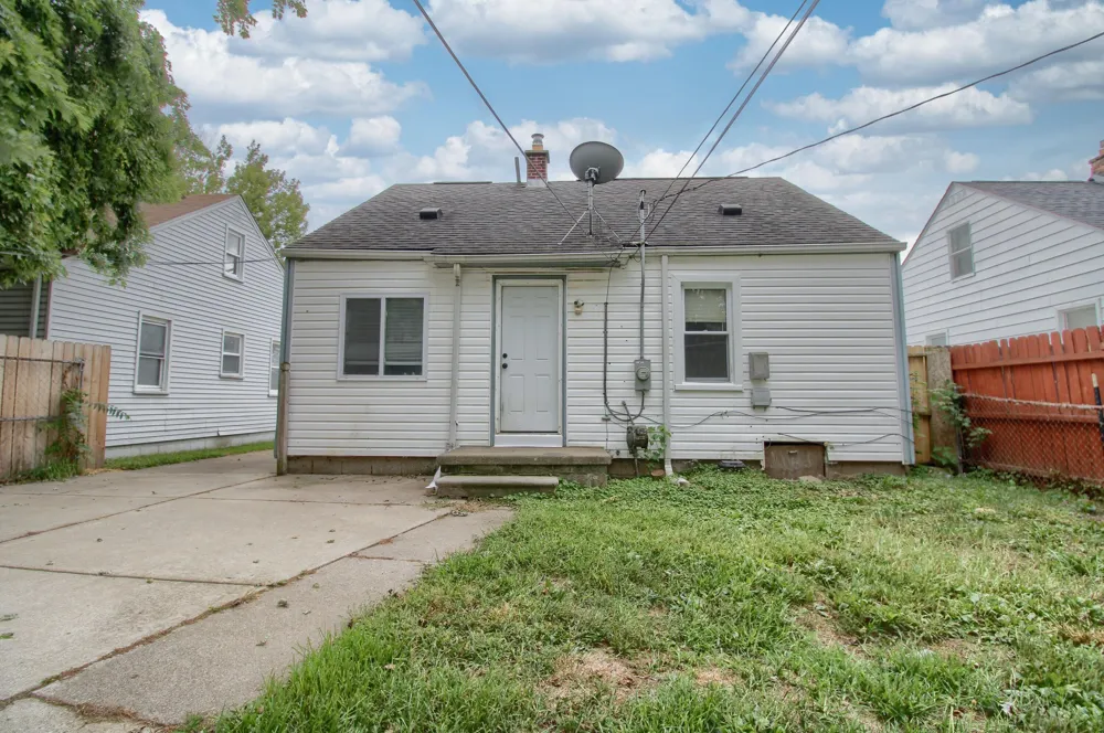 24682 Annapolis Street Dearborn Heights, MI 48125