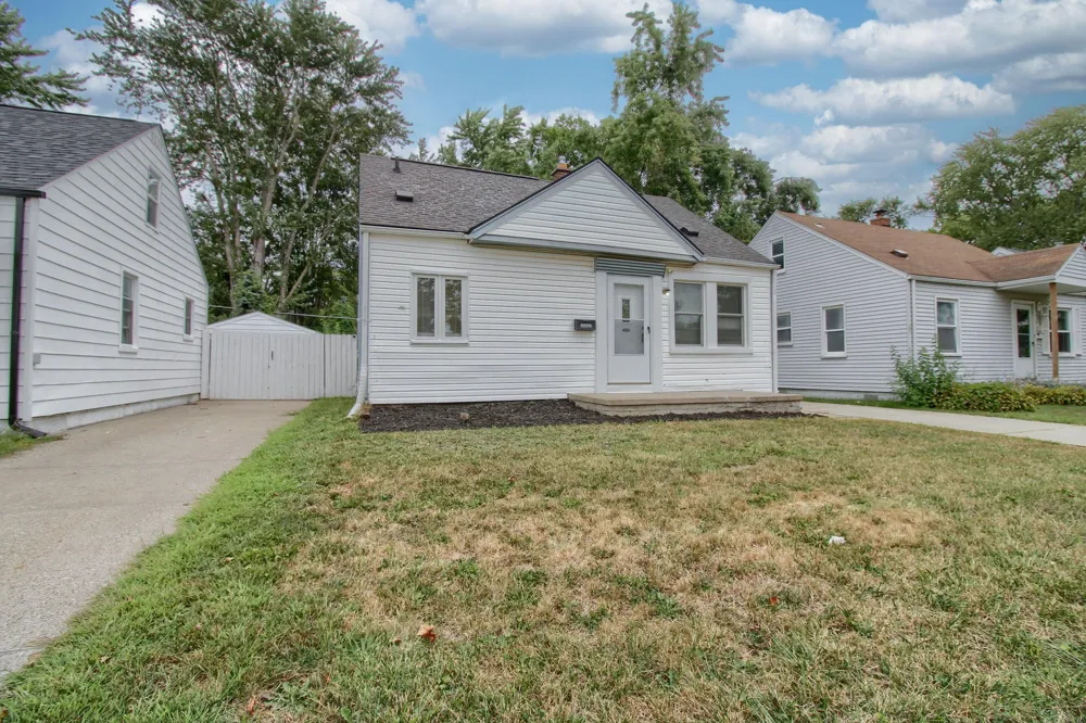 24682 Annapolis Street Dearborn Heights, MI 48125