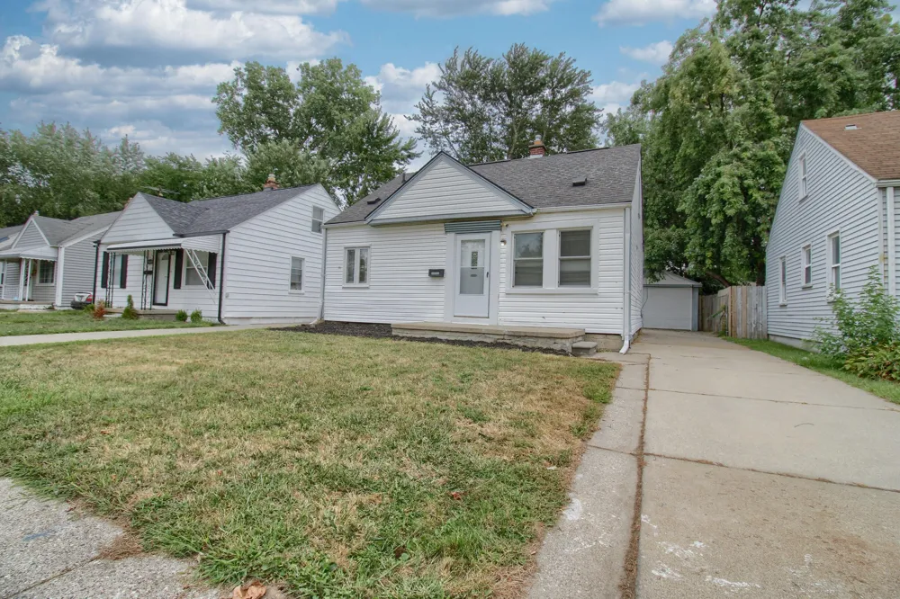 24682 Annapolis Street Dearborn Heights, MI 48125